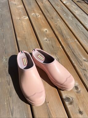 Hunter Pink Rubber Slip-On Clogs